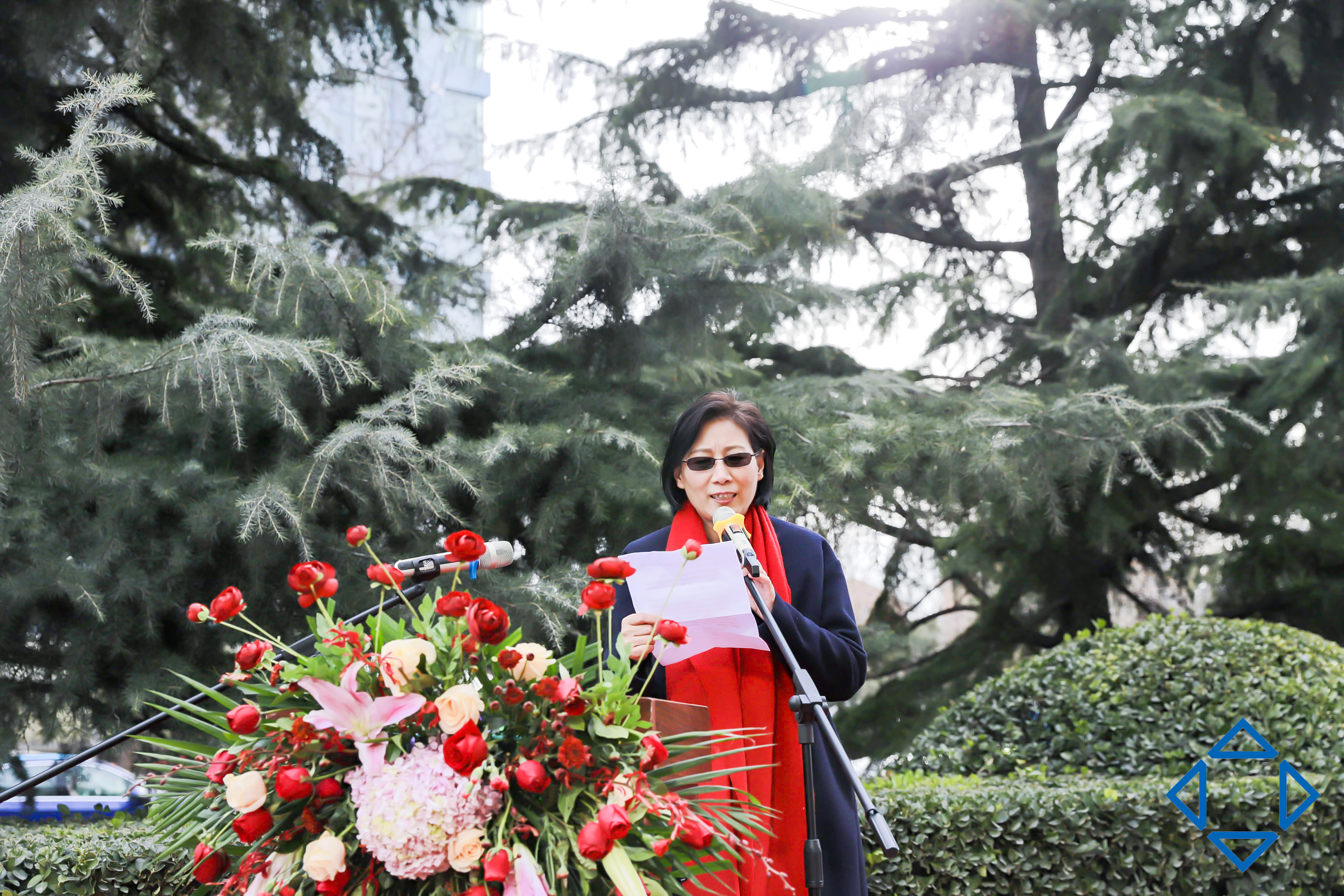 609f35090a144521956c89792f6bf71e.jpg Á¢Òì´óÈü2.jpg